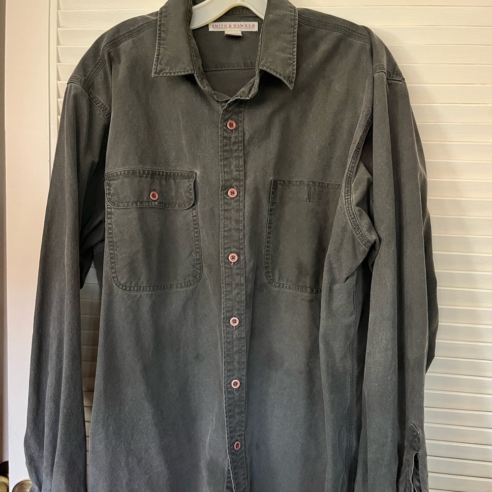 Smith and Hawken long sleeve button up